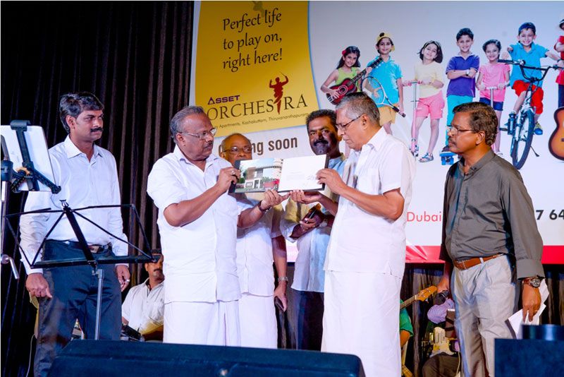The brochure of Asset Orchestra, the 62nd project of Asset Homes is being unveiled by Shri. MA Vahid – MLA.