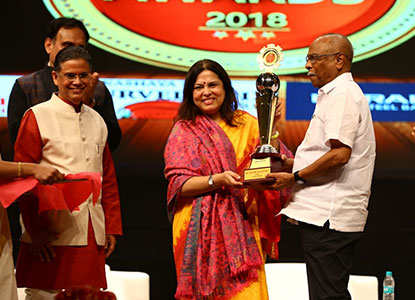 Shri. N Mohanan, Director of Asset Homes receiving Janam Global Excellence Award.
